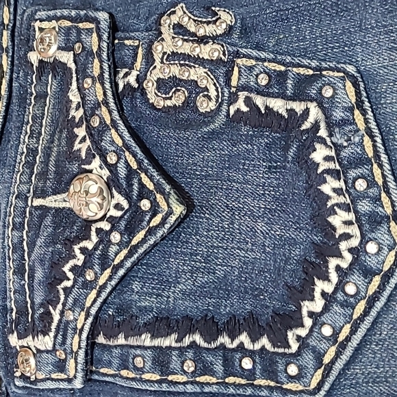 MISS ME EMBROIDERED RHINESTONES EASY BERMUDA DENIM JEAN SHORTS - Picture 3 of 14